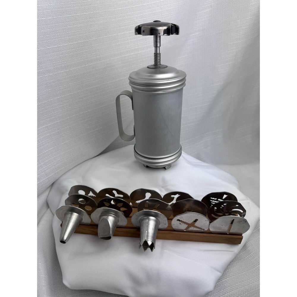 Vintage Mirro Cooky Pastry Press Cookie Press Set w/ Box & Discs Aluminum